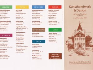 Erste Seite vom Flyer der Kunsthandwerk- und Design"-Ausstellung mit Namen und Adressen der Kunstschaffenden.